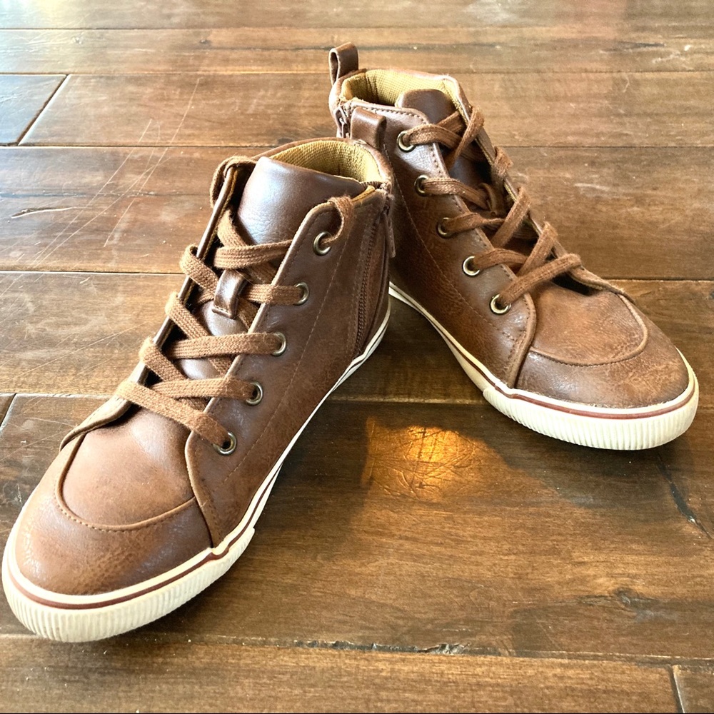 Cat & Jack casual boot